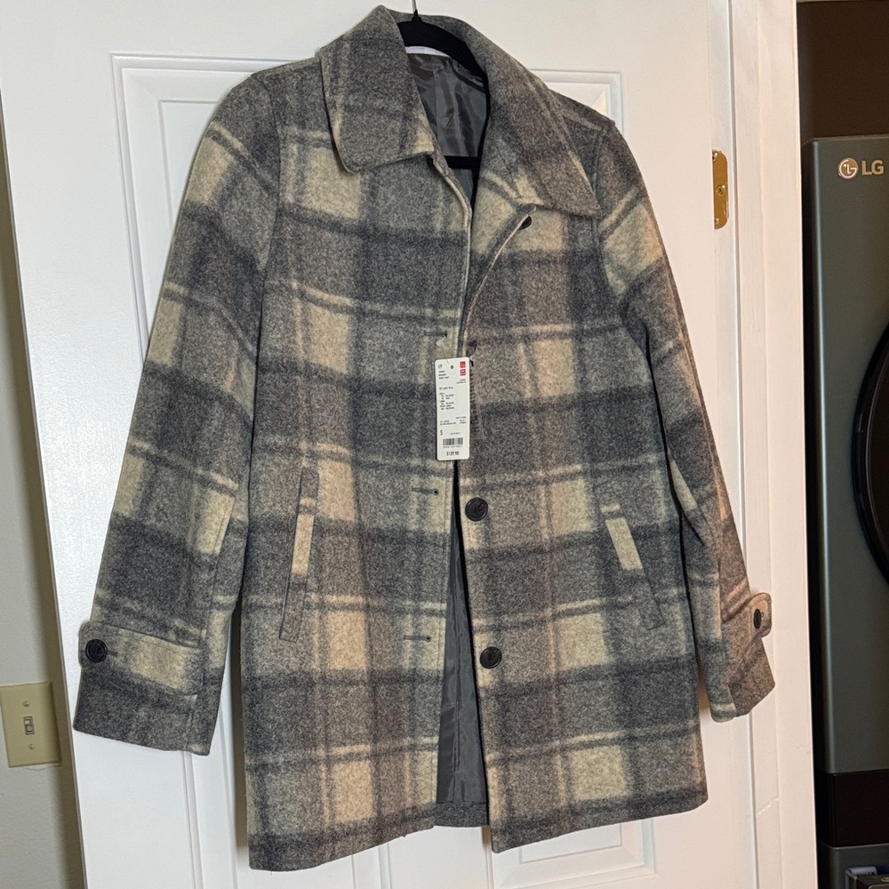 Uniqlo Gray and Cream Plaid Coat